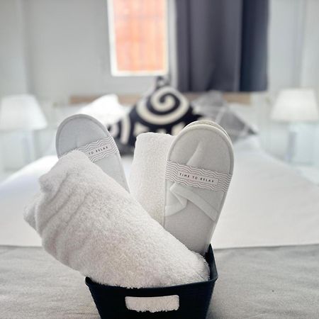 Cinco Torres Suites Madrid Eksteriør billede