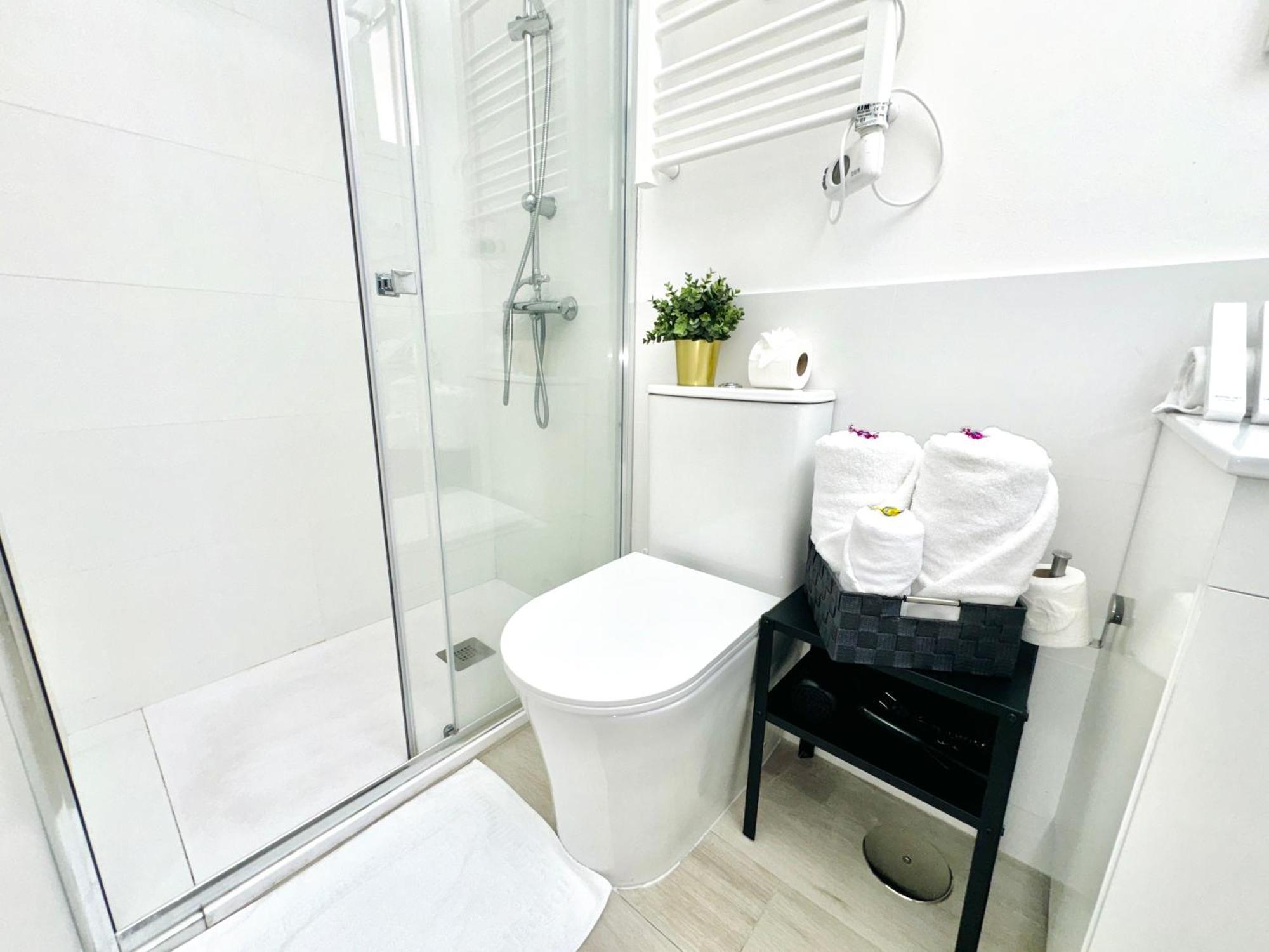Cinco Torres Suites Madrid Eksteriør billede