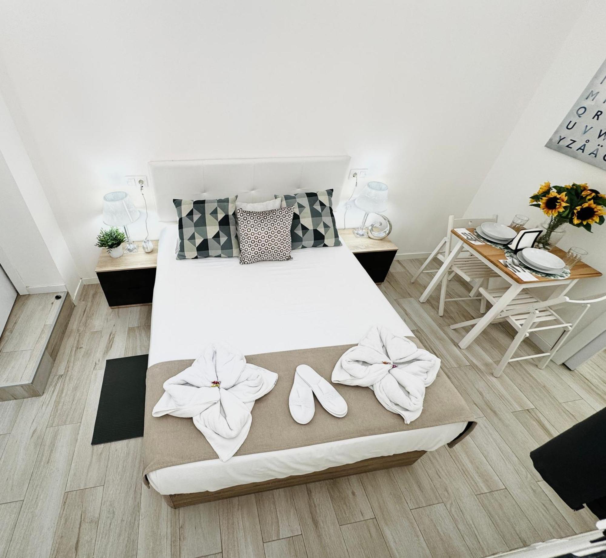Cinco Torres Suites Madrid Eksteriør billede
