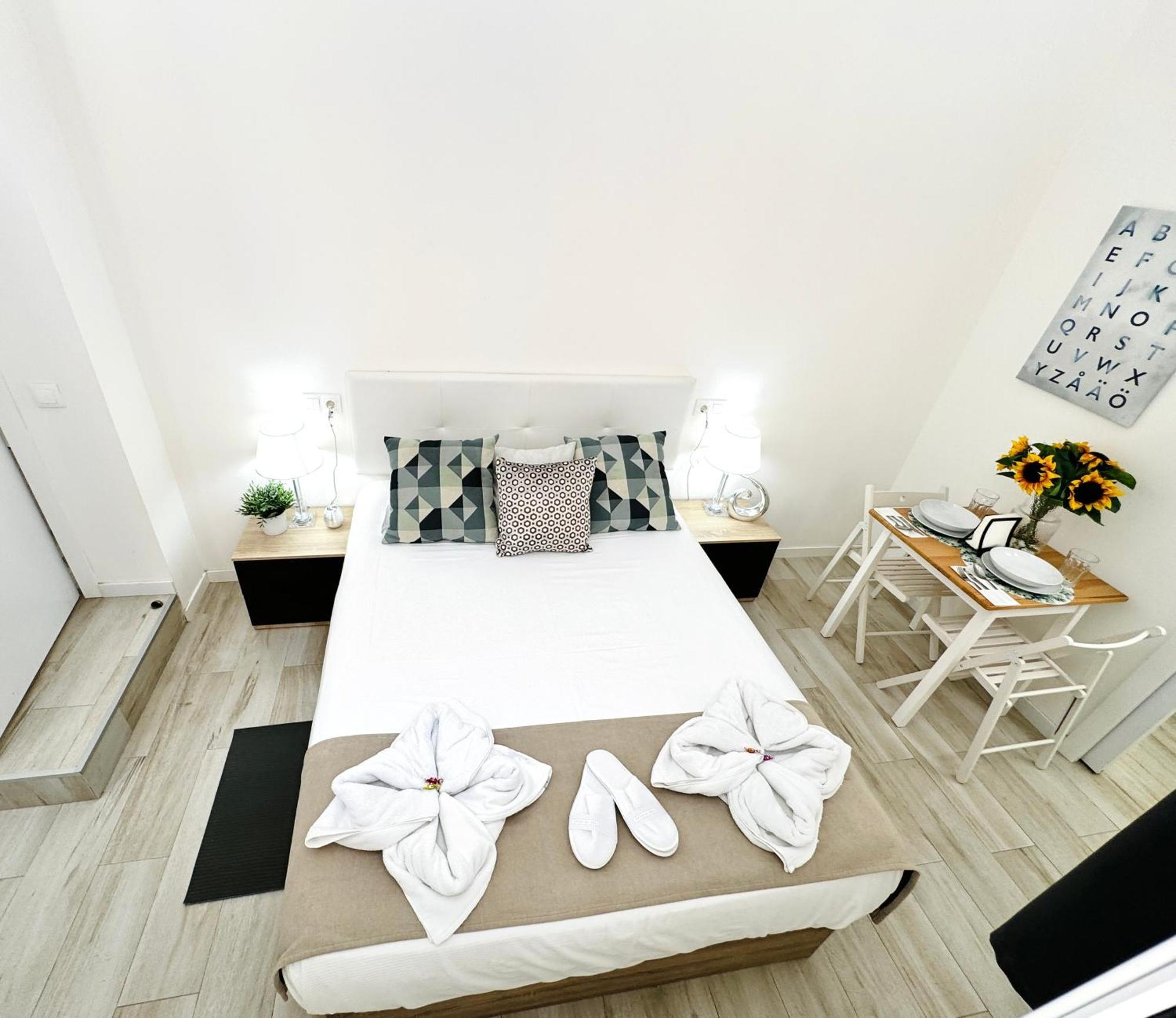 Cinco Torres Suites Madrid Eksteriør billede