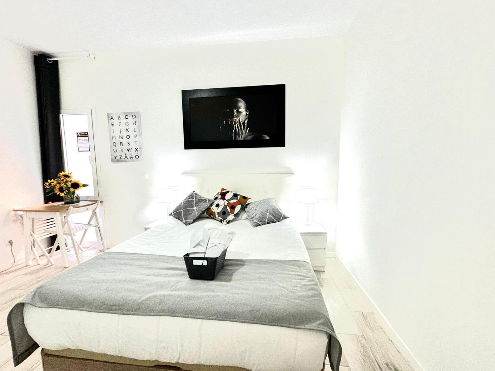 Cinco Torres Suites Madrid Eksteriør billede