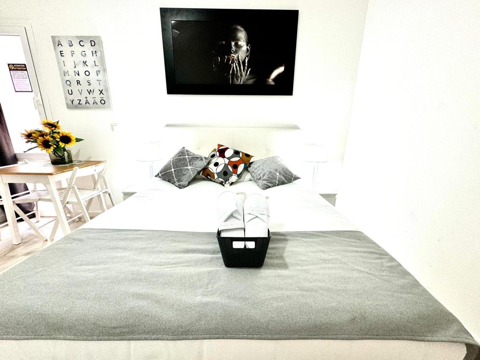 Cinco Torres Suites Madrid Eksteriør billede